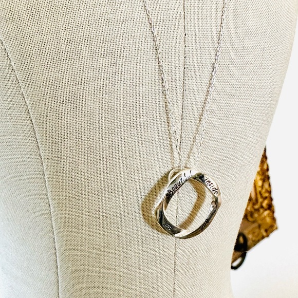 Vintage Silver Beautiful Dainty Pendant Necklace - Picture 3 of 16